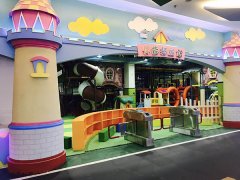 室內兒童游樂場規劃設計比服裝區更吸引消費