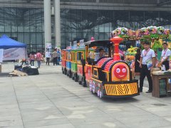 觀光小火車已經成為了人們的代步工具