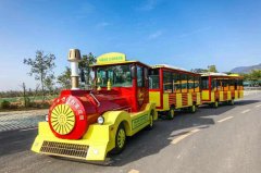 如果生活有煩惱，就去坐下觀光小火車散散心吧